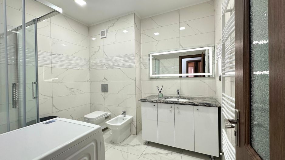 Vând apartament 3 camere 3 minute de Coresi complex ISARAN - Poză 21