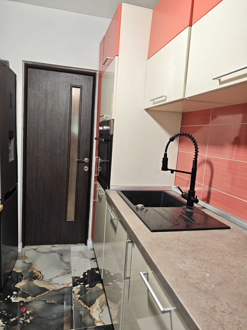Apartament 3 camere de vânzare  Piata Gorjului-centrala proprie - Poză 4
