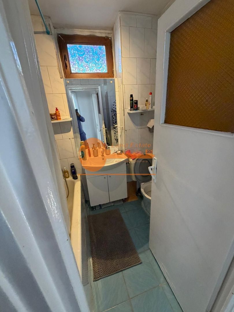 Apartament cu 3 camere in zona Giulesti - Poză 6