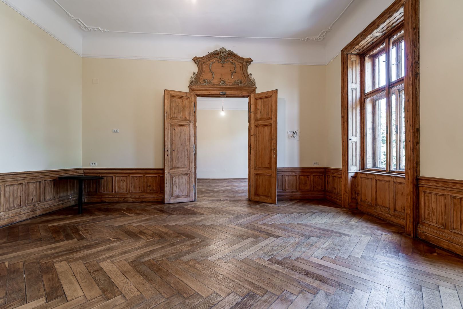 Apartament istoric pe Bulevardul Revoluției - Poză 9