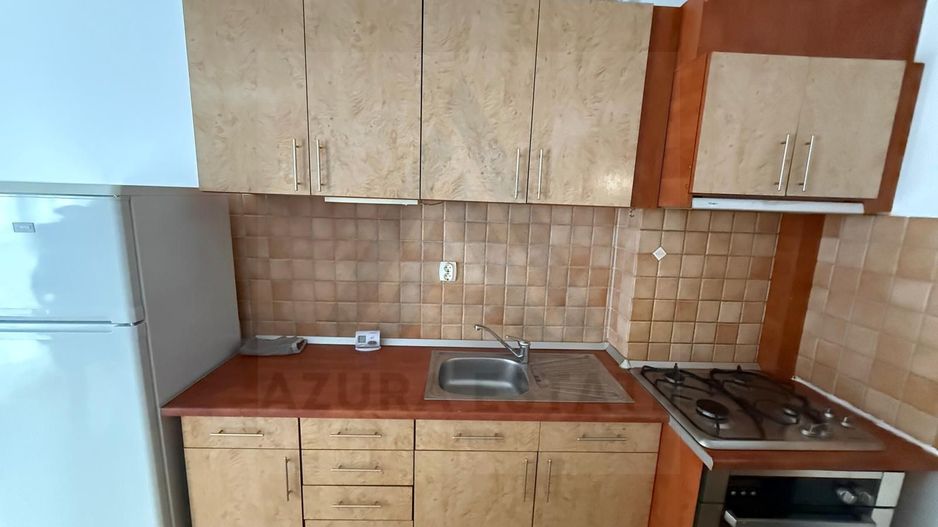 Apartament 2 camere etaj 2 cu parcare privata in zona Sub Arini - Poză 6