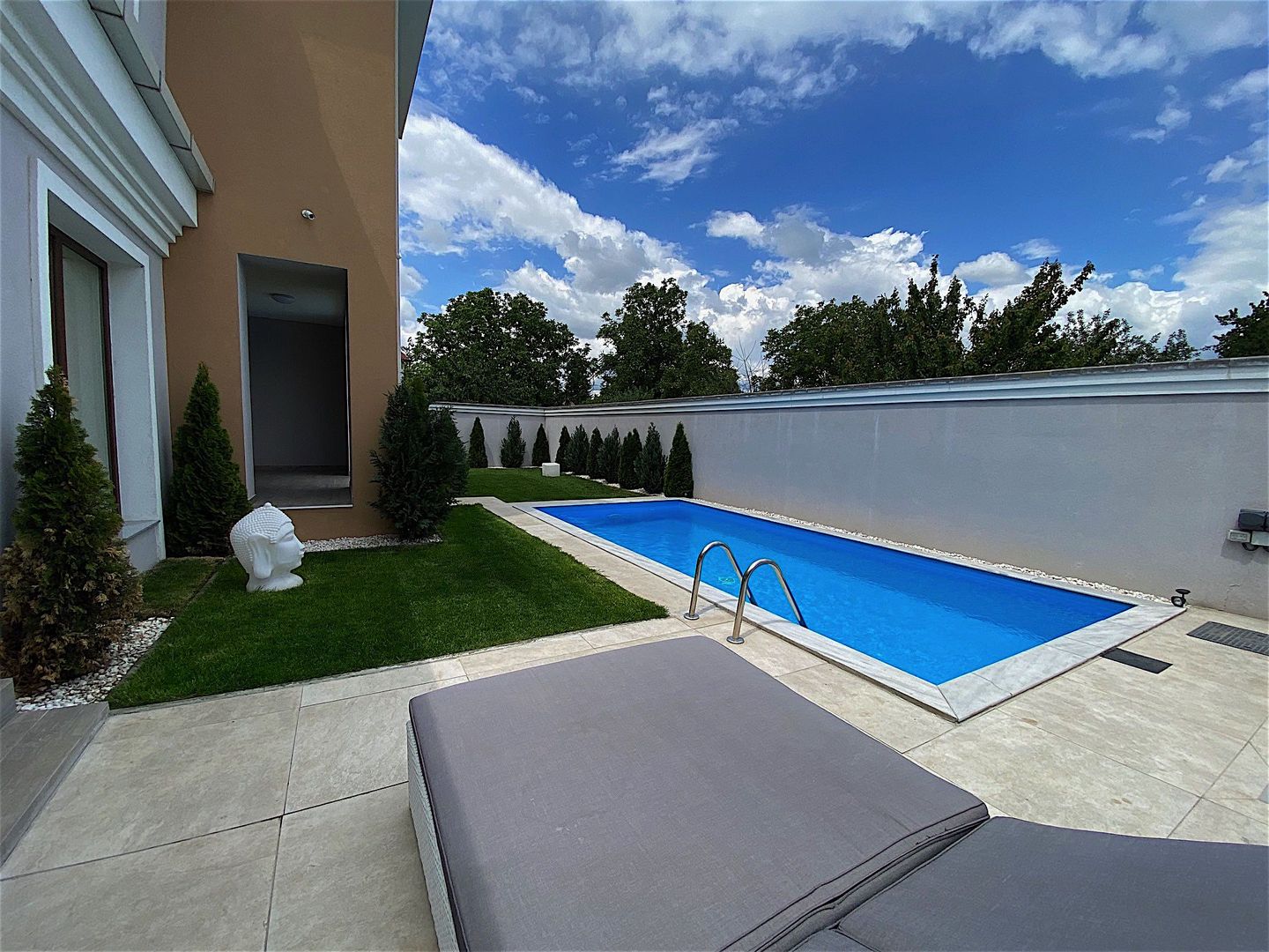 Vila deosebita cu piscina zona Dumbravita - Poză 31