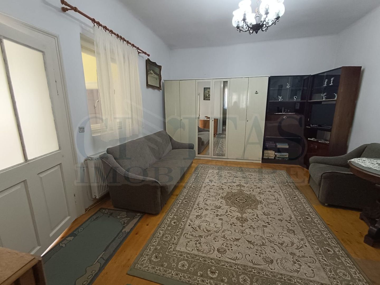 Apartament la casa, zona deosebita, 60 mp, semidecomandat. - Poză 2