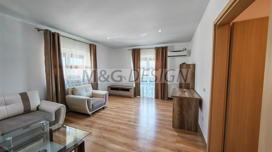 Giroc 2 camere decomandat (transformat din 3camere) et 1 loc parcare - Poză 3