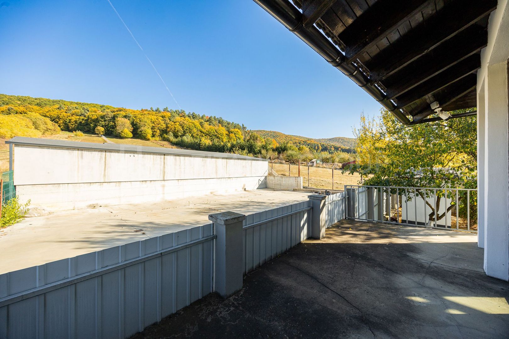 Casă 4 camere, garaj, foișor, grajd, 6000mp teren lângă padure - Poză 36