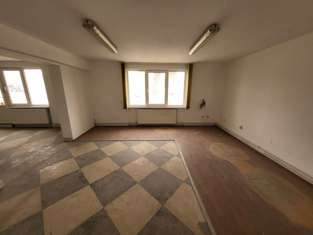 P 4080-1 Spatiu comercial cu 5 incaperi în Târgu Mureș, zona Depozitelor - Poză 4