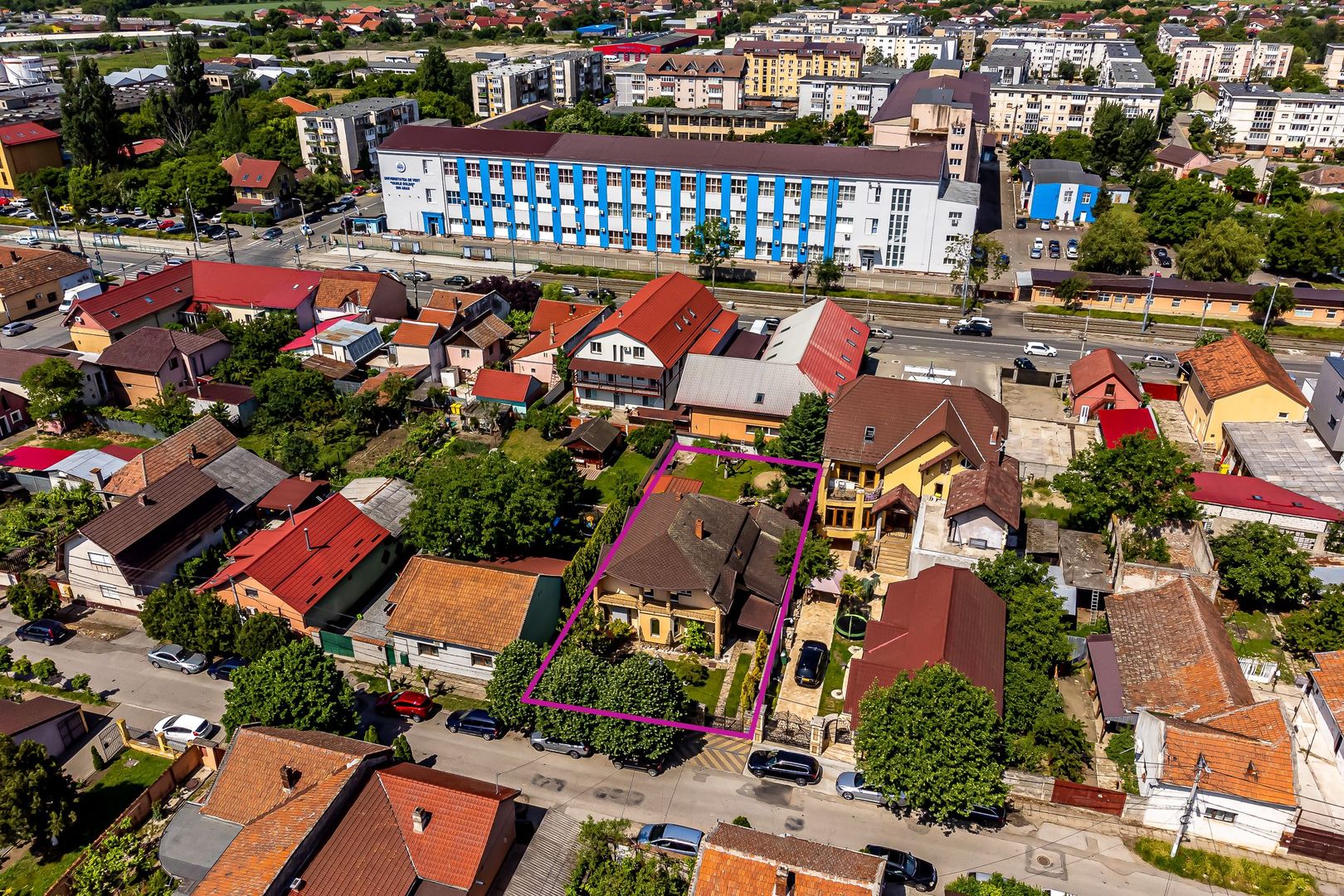 Oază de verdeață în Arad, cartier Pârneava. - Poză 13