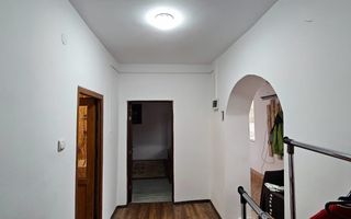 Casa centrala, recent reconsolidata – Strada Traian, Galati - Poză 10