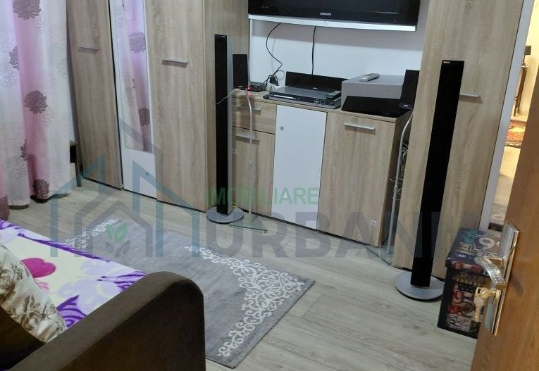 Apartament cu 2 camere, 42 mp, renovat, în Micro, strada Horia, Bloc F3B, parter, Pașcani - Poză 1