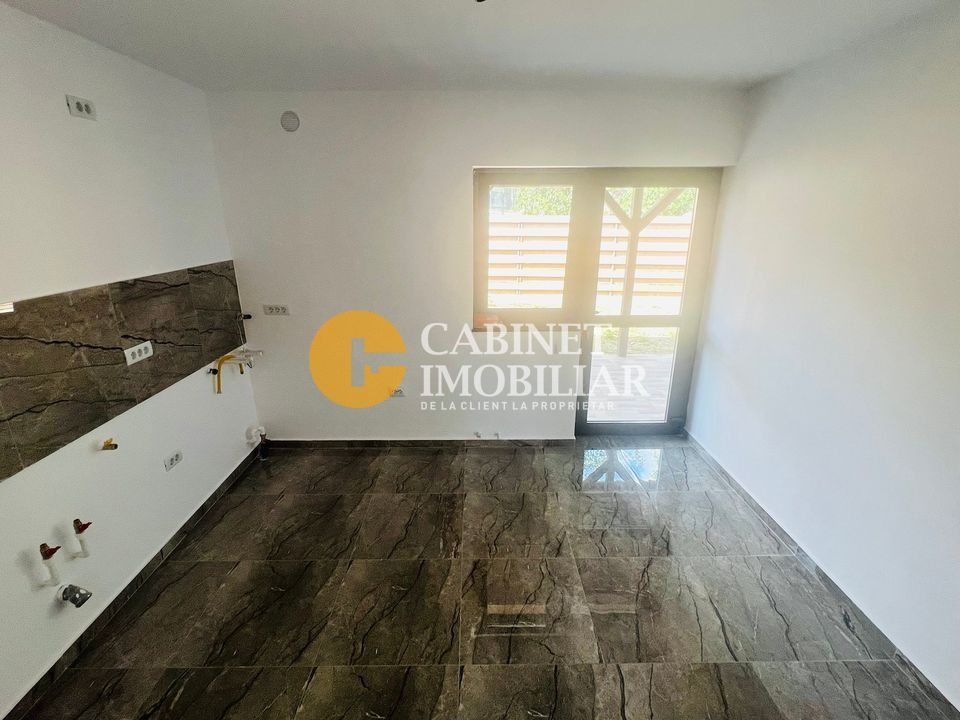 Casa individuala LA ASFALT - 3 camere - 410mp teren - toate utilitatile - Poză 3