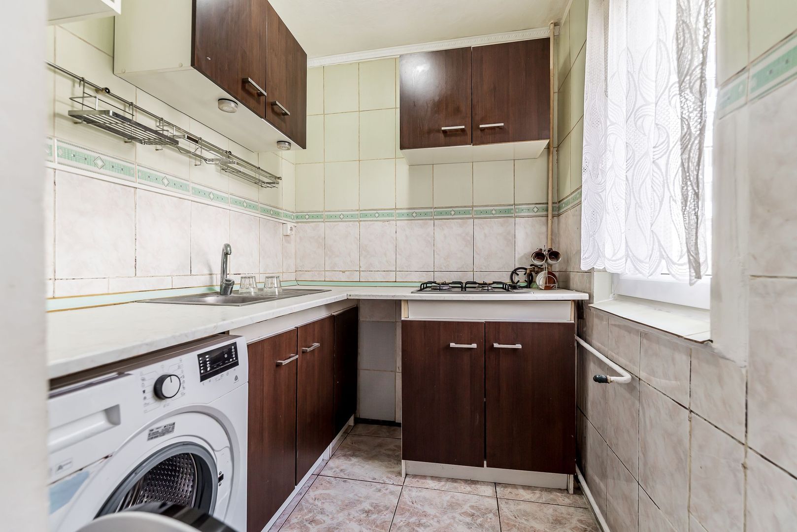 Apartament cu 3 camere, etaj 1 + loc de parcare pe Aleea Predeal - Poză 8