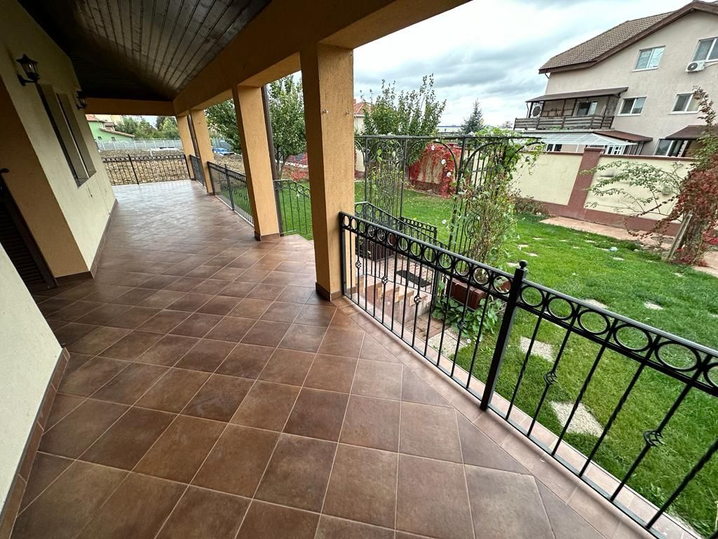 VILA  - ARADULUI. -British - Poză 24