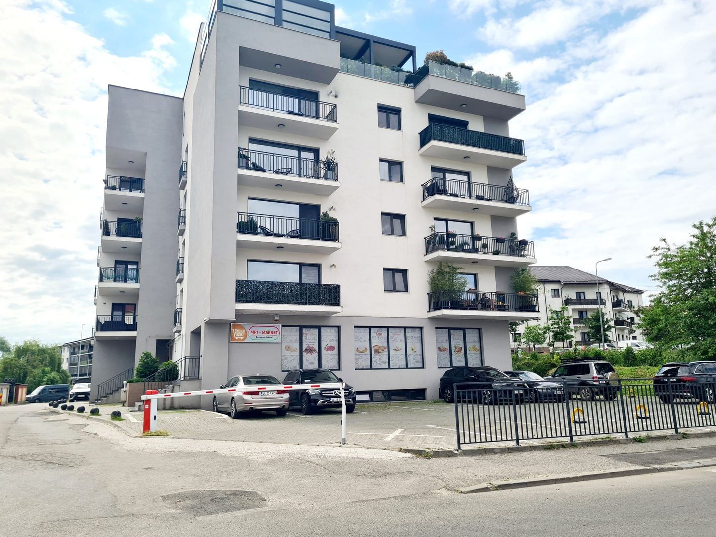 Spatiu comercial de vanzare sau inchiriere - Poză 1