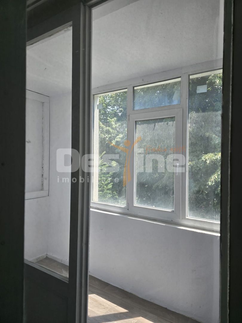APARTAMENT 3 CAMERE SEMIDECOMANDAT - Poză 8