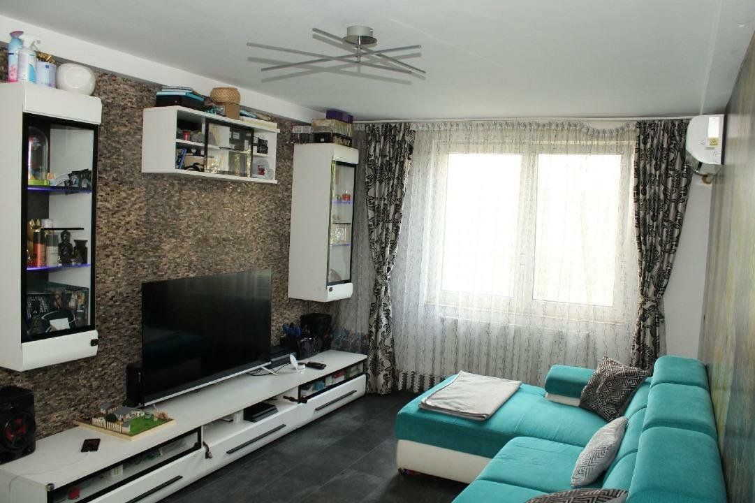 Apartament 3 camere - Poză 1