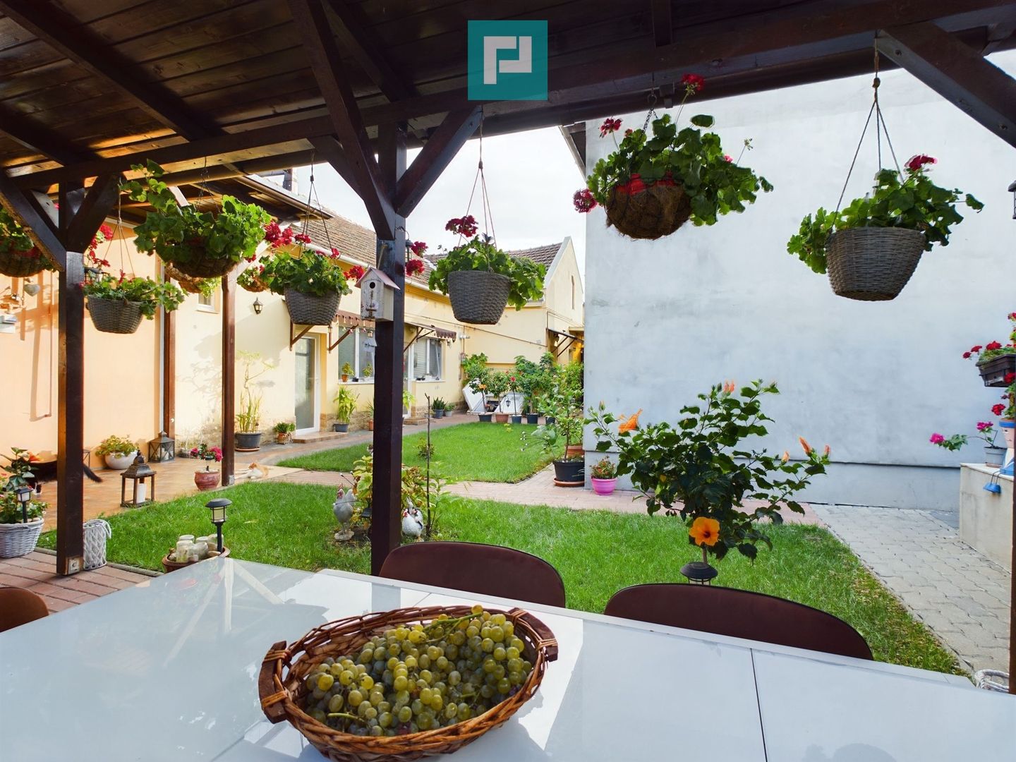 Apartament cu 3 camere la curte comună în Grădiște - Poză 11