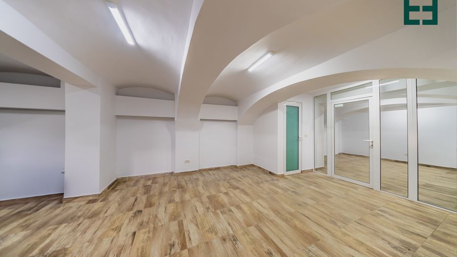 Spațiu Comercial – Demisol - Ultracentral - Arad - Poză 1