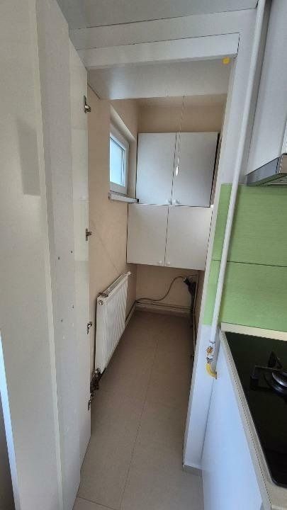 Central, 4 camere renovate, liber la vanzare, loc parcare concesionat - Poză 12