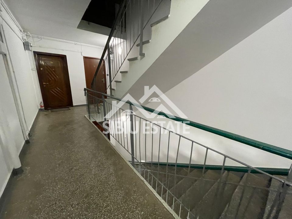 Apartament decomandat cu 2 camere, balcon, etaj 3, recent renovat, -Sibiu - Poză 10