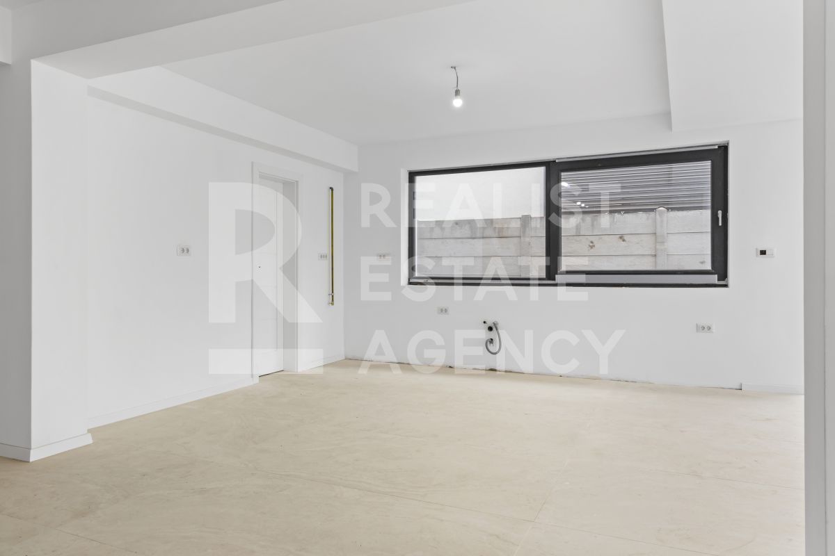 Casă nouă, spațioasă și elegantă, 7 camere, Lângă Pădurea Crețuleasca - Poză 12