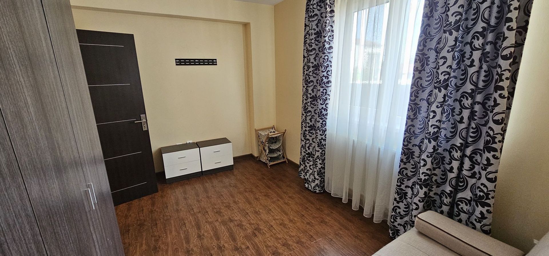 Închiriez apartament 3 camere Militari Residence - Poză 8