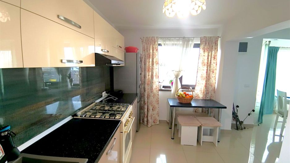 Vilă Spațioasă de vanzare în Sf. Ilie | 175 MP Utili - Poză 9