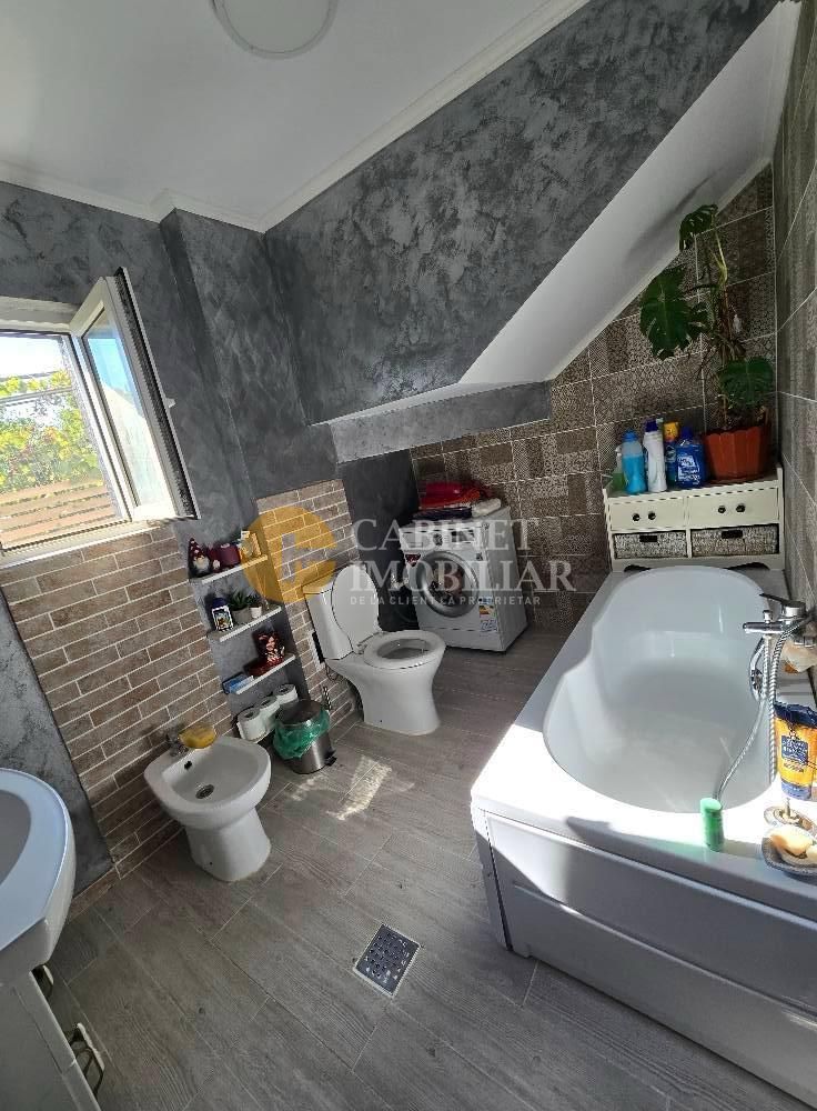 Casa tip duplex - constructie proprie - la asfalt - Poză 17