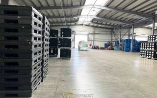 De Inchiriat Hala industria- PREMIUM – 720 mp, Arad | Doc, rampă TIR - Poză 2