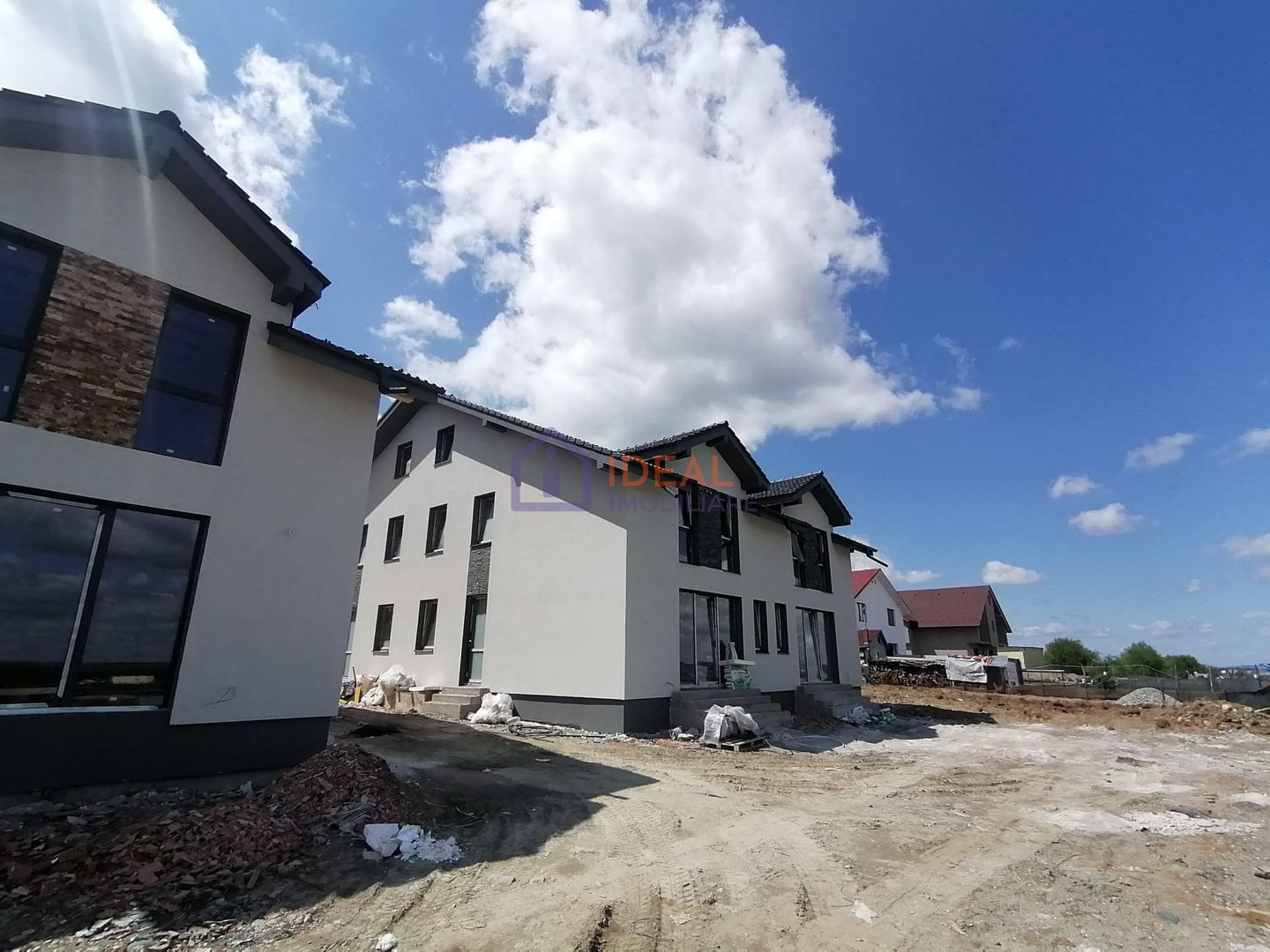 Casa  Exclusivista cu piscina si 1200 mp de teren, in Cisnadie - Poză 18