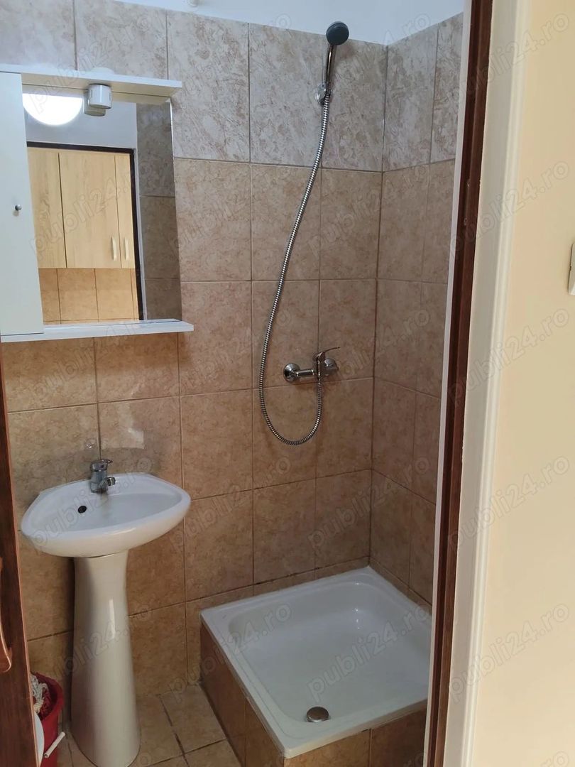BRASADAS vinde garsonieră situată la etajul 4/ 4 în Micro 17 - Poză 8