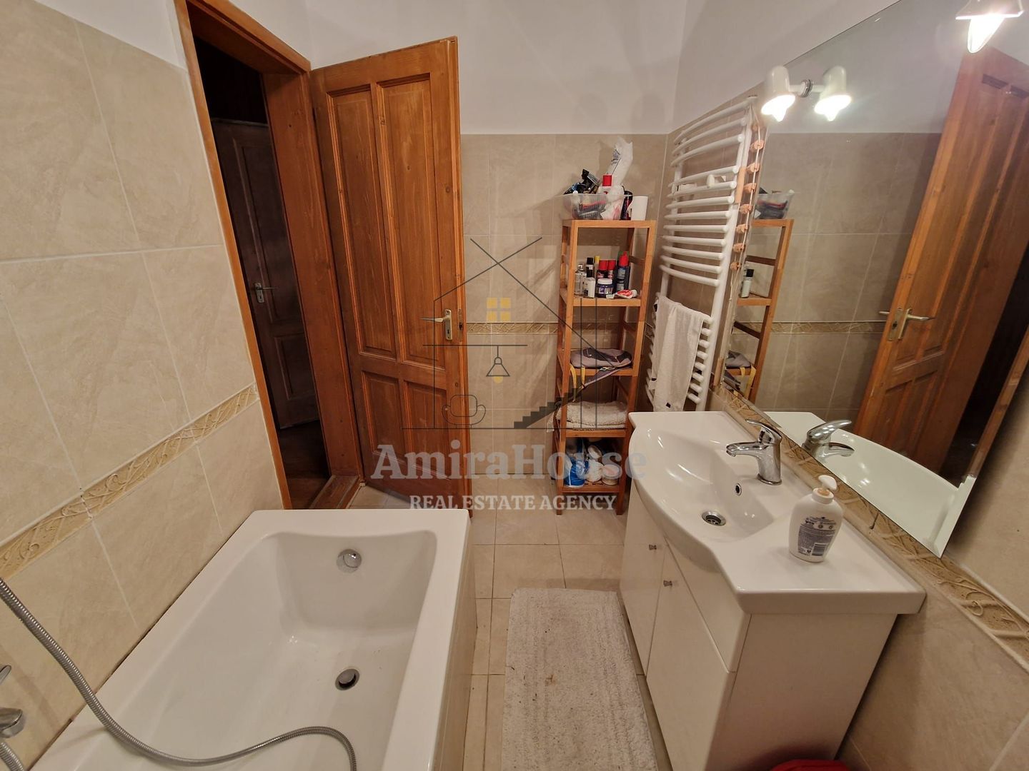 Casa din lemn D+P+M de 400 mp utili si teren 3.000 mp zona Faget - Poză 18