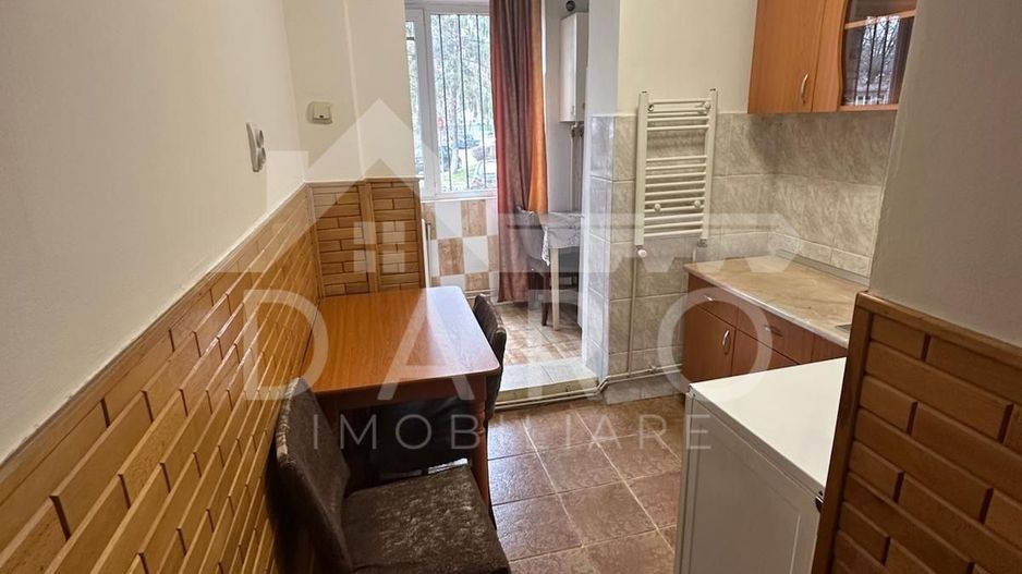 🏠 Ocazie! Apartament 2 camere cu balcon închis - Poză 1