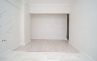 Apartament cu 2 camere în Royal Town, Iași – ideal pentru birouri, cabinete sau spații comerciale - Poză 8