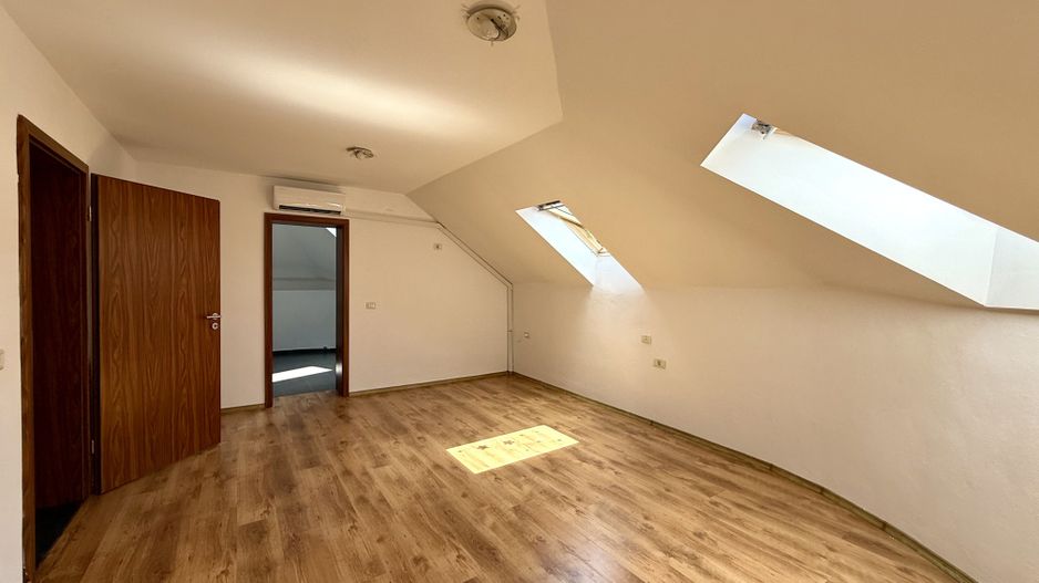 IMOBIL CU MULTIPLE DESTINATII - Poză 12