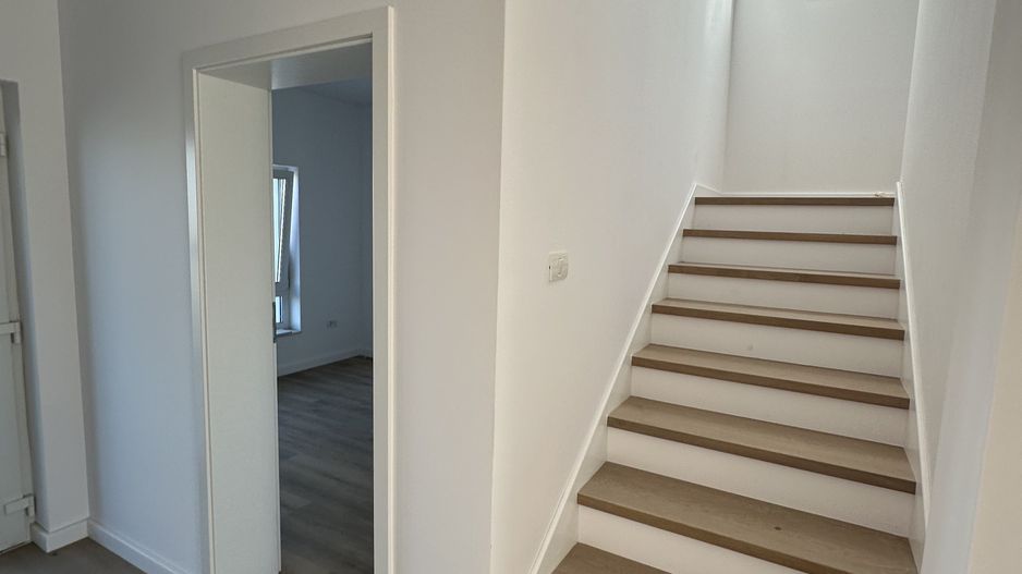 Duplex despartit prin spatiu tehnic - Poză 11