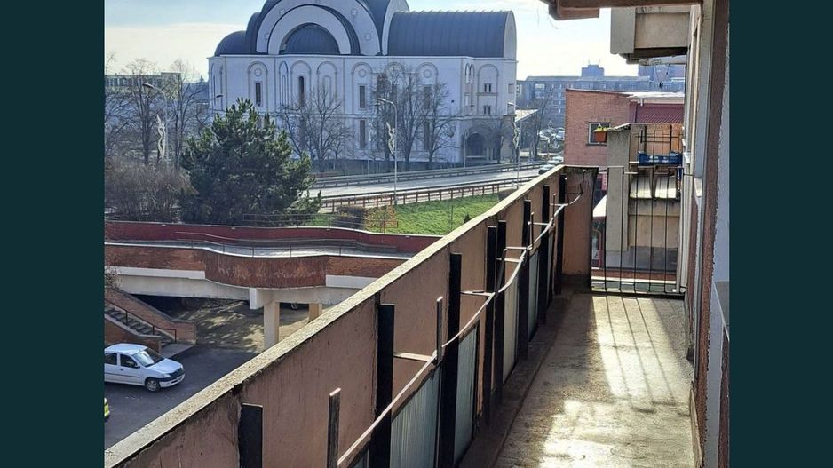 BRASADAS vinde ap 4 cam RENOVAT partial in Micro 16 etaj 3/8. - Poză 8