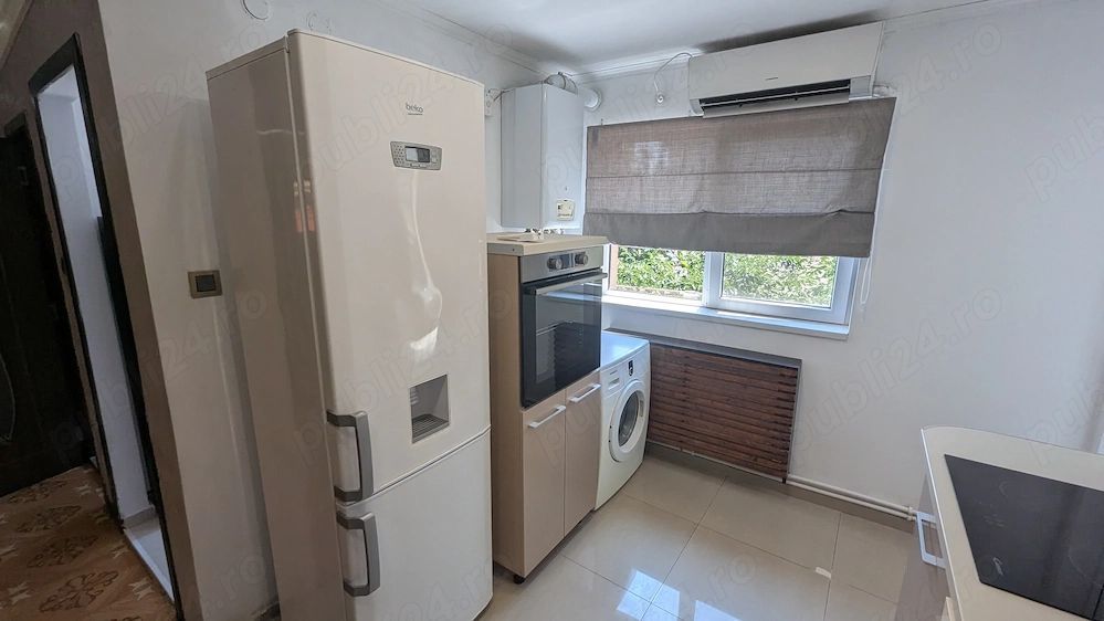 Apartament 3 camere in vila curte proprie, centrala,  5 min metrou - Poză 3