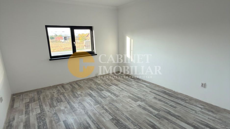 🏡 VILĂ DEOSEBITĂ 250 MP UTILI,1800 MP TEREN , TUTORA –  187.000 €! 🏡 - Poză 6