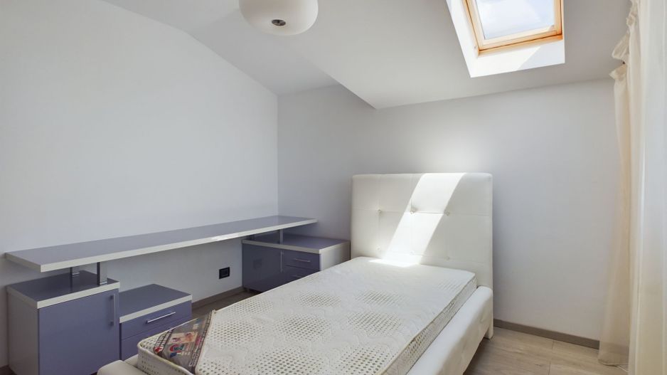 Vilă modernă cu 5 camere Curtici - Poză 24