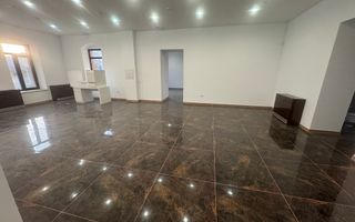 Spațiu de închiriat ultracentral – ideal pentru afacerea ta! - Poză 1