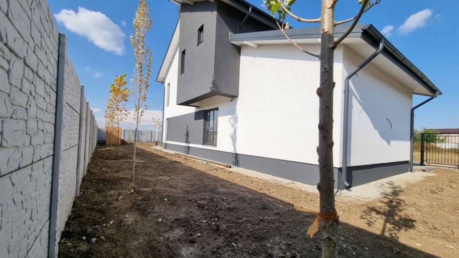 Vila cu etaj Domnesti - Poză 3