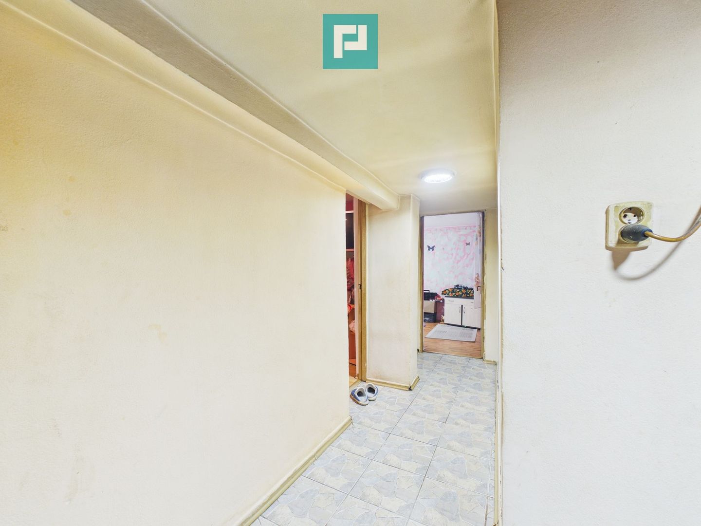 Casă cu 4 camere și 700 mp teren în Cermei - Poză 8