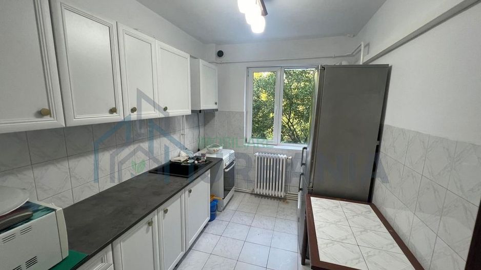 # Inchiriez camera (fata) Ap3 camere Podu Ros Decomandat - Poză 3