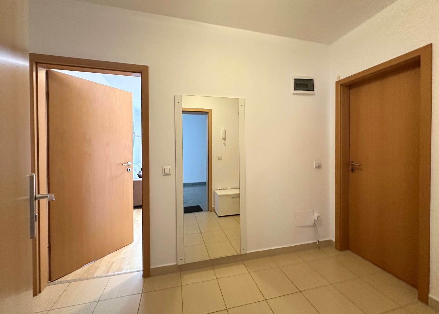 Apartament 2 camere mobilat și utilat cu vedere superbă spre Tâmpa - Poză 18