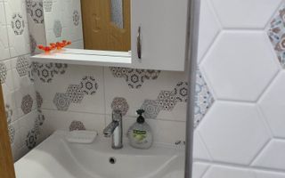 Apartament cu 2 camere, 42 mp, renovat, în Micro, strada Horia, Bloc F3B, parter, Pașcani - Poză 4