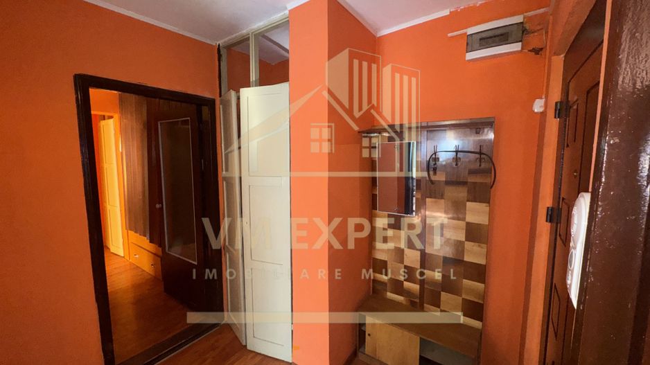 APARTAMENT 3 CAMERE ETAJ 1 GRUI - Poză 2