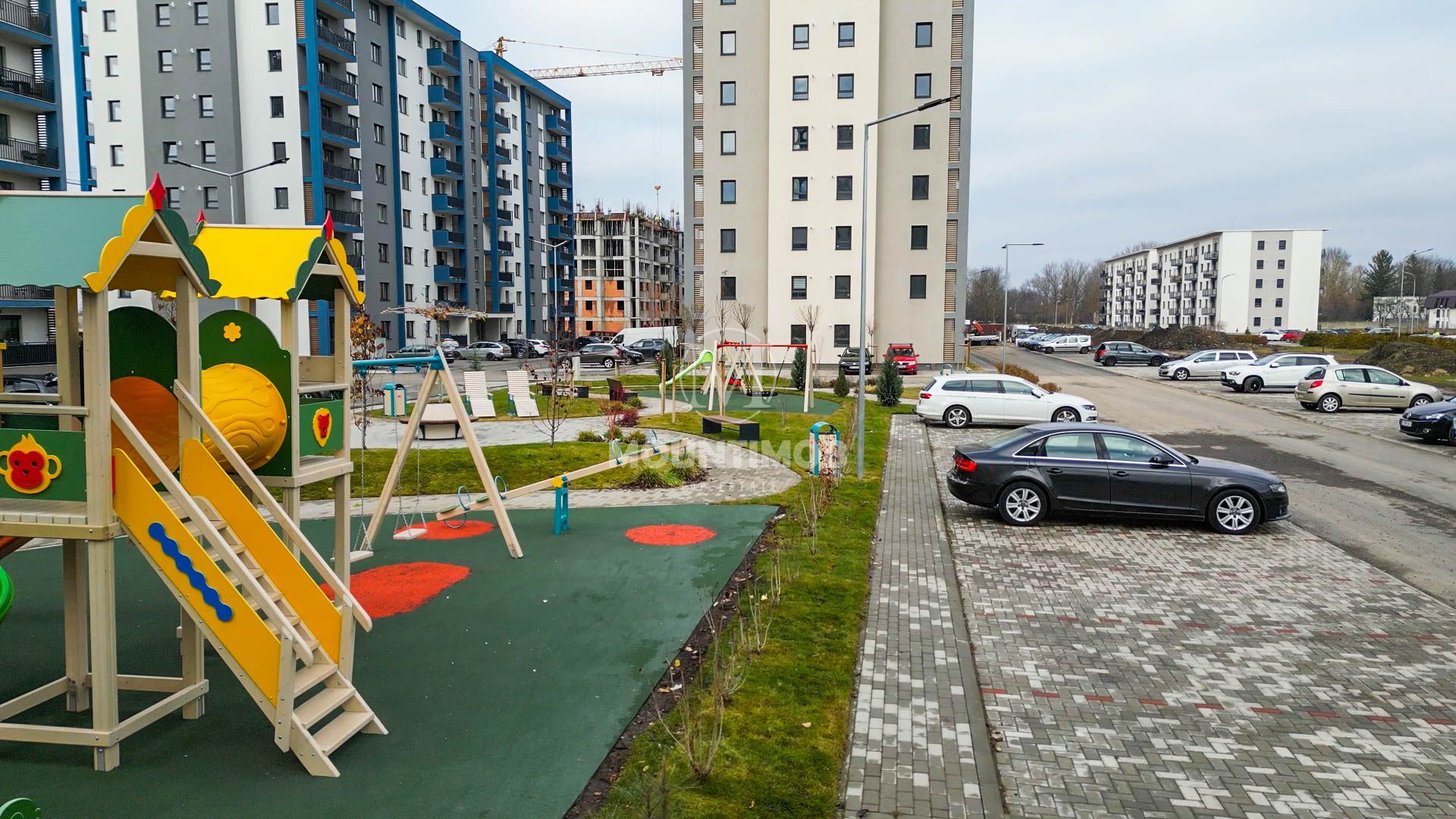 Comision 0%,  Apartament 3 camere, boxa, parcare, Tractorul | N. Labis - Poză 3