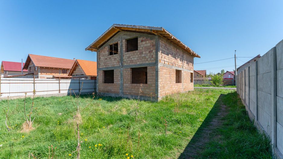 Oportunitate Casă la Roșu în Harman – Ideală pentru Personalizare - Poză 4