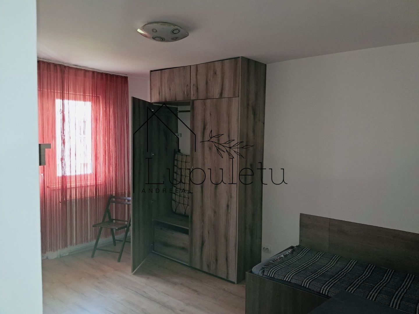 Garsoniera de Inchiriat | Zona OMV Vasile Milea | Balcon | Renovată - Poză 3