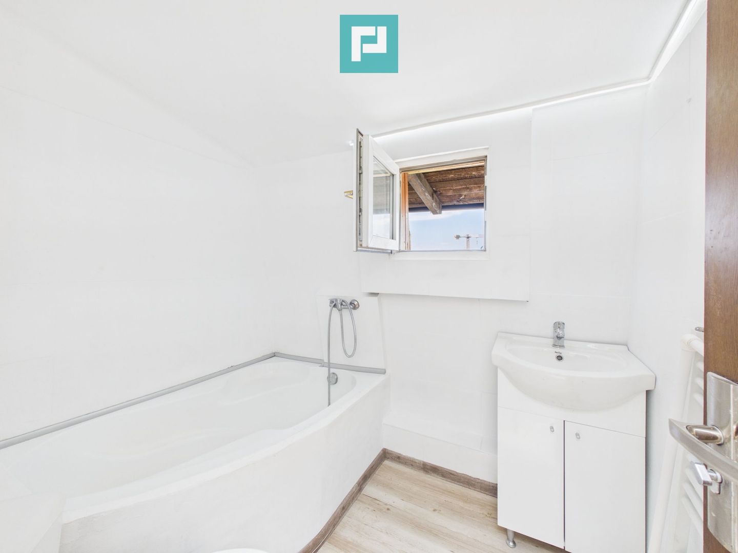 Apartament deosebit cu 4 camere | Zona Erou Iancu - Poză 8